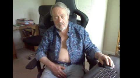 Snapshot of erasmus_d chatting on 27, 4, 2026 erasmus_d online show from 27, 4, 2026