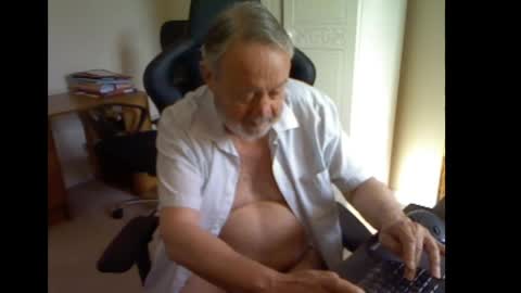 Snapshot of erasmus_d chatting on 28, 5, 2026 erasmus_d online show from 28, 5, 2026