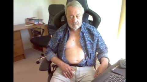 Snapshot of erasmus_d chatting on 13, 6, 2026 erasmus_d online show from 13, 6, 2026