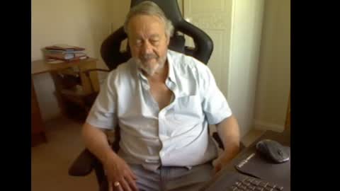 Snapshot of erasmus_d chatting on 8, 7, 2026 erasmus_d online show from 8, 7, 2026
