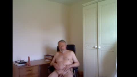Snapshot of erasmus_d chatting on 14, 7, 2026 erasmus_d online show from 14, 7, 2026