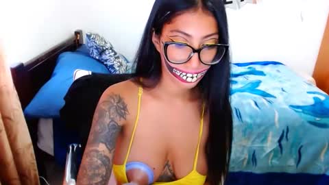 Snapshot of eren_mikasa chatting on 3, 10, 2025 sofia online show from 3, 10, 2025