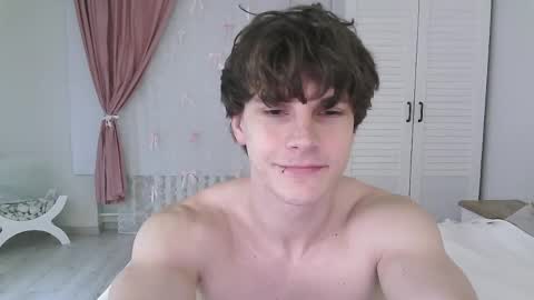 Snapshot of eric_crush chatting on 12, 5, 2026 Eric Crush online show from 12, 5, 2026