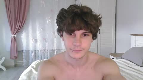 Snapshot of eric_crush chatting on 18, 5, 2026 Eric Crush online show from 18, 5, 2026