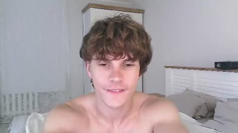 Snapshot of eric_crush chatting on 7, 7, 2026 Eric Crush online show from 7, 7, 2026