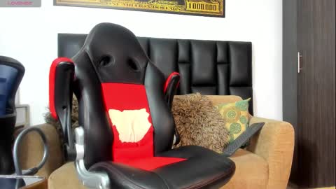 Snapshot of erick_blake_ chatting on 15, 12, 2025 my online show from 15, 12, 2025