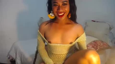 Snapshot of erika_madrigal chatting on 21, 12, 2024 erika_madrigal online show from 21, 12, 2024