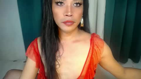 Snapshot of erika_madrigal chatting on 1, 10, 2025 erika_madrigal online show from 1, 10, 2025