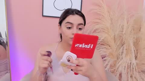 Erika Mendez online show from 5, 3, 2025