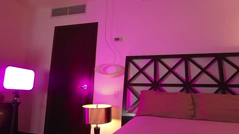 Venus Skye online show from 13, 9, 2025