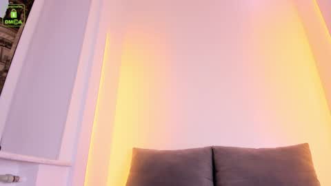 Erika online show from 4, 3, 2025