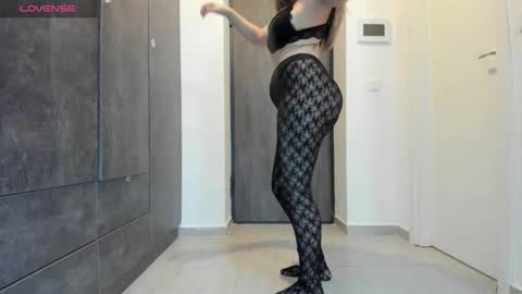 Snapshot of erin_vixen chatting on 6, 11, 2025 Erin online show from 6, 11, 2025
