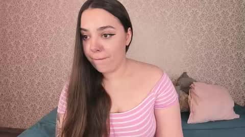 Snapshot of erinlanee chatting on 10, 3, 2025 Erin online show from 10, 3, 2025