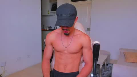 Snapshot of eros_becker_ chatting on 13, 5, 2026 eros_becker_ online show from 13, 5, 2026