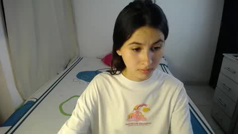 Snapshot of erosgirls_ chatting on 4, 10, 2025 erosgirls_ online show from 4, 10, 2025