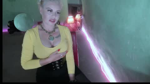 Snapshot of erotic_dessire chatting on 10, 4, 2026 Eve online show from 10, 4, 2026