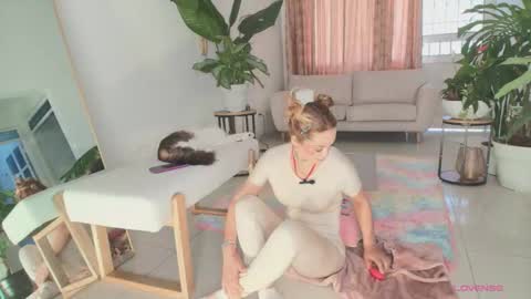 TINY  online show from 10, 9, 2025