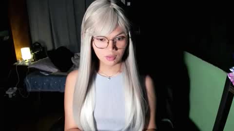 Snapshot of esilchan chatting on 2, 10, 2025 Chelliane online show from 2, 10, 2025