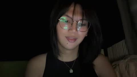 Snapshot of esilchan chatting on 16, 11, 2025 Chelliane online show from 16, 11, 2025