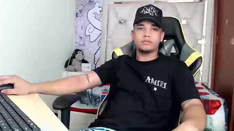 eskayler_ online show from 13, 9, 2025