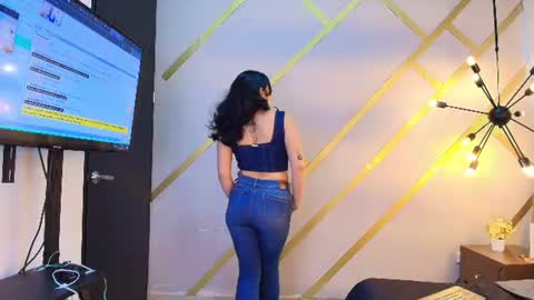 Snapshot of esme_miller chatting on 2, 7, 2026 esme_miller online show from 2, 7, 2026