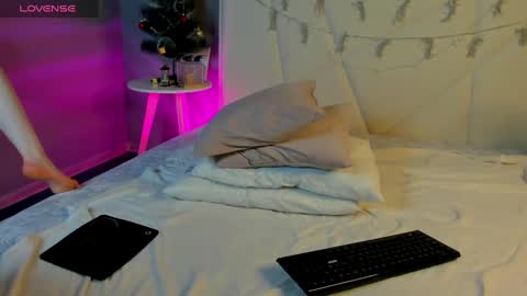 Esme Runn online show from 15, 1, 2025