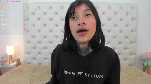 esmeralda  online show from 20, 9, 2025