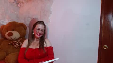 Snapshot of esmeralda_feerrer chatting on 28, 10, 2025 esmeralda online show from 28, 10, 2025