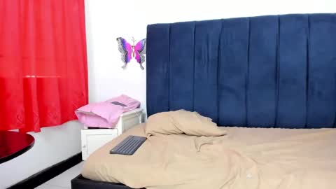 Snapshot of esmeralda_gomes_ chatting on 17, 10, 2025 esmeralda_gomes_ online show from 17, 10, 2025