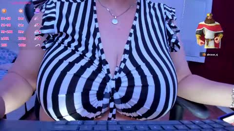 Snapshot of esmeralda_milf1 chatting on 12, 3, 2025 esme online show from 12, 3, 2025