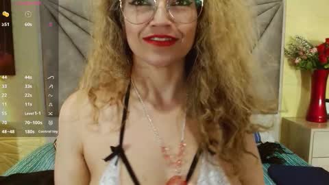 Snapshot of esmeralda_oikos chatting on 11, 11, 2025 Esmeralda .INDEPENDENT MODEL online Monday to Saturday 3 pm Chicago online show from 11, 11, 2025