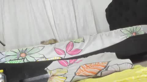 Snapshot of esmeralda_strong chatting on 15, 2, 2025 esmeralda online show from 15, 2, 2025