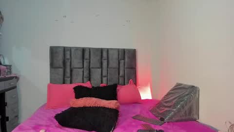 Perla online show from 15, 4, 2026