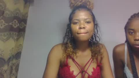 Snapshot of esmeraldae chatting on 7, 10, 2025 esmeraldae online show from 7, 10, 2025