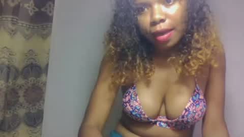 Snapshot of esmeraldae chatting on 10, 10, 2025 esmeraldae online show from 10, 10, 2025