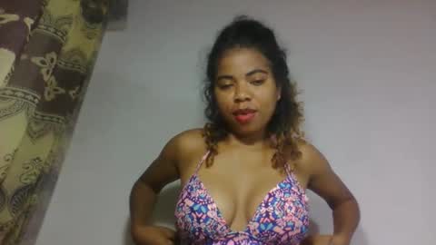 Snapshot of esmeraldae chatting on 28, 10, 2025 esmeraldae online show from 28, 10, 2025