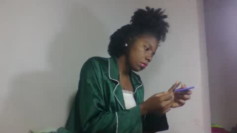 Snapshot of esmeraldae chatting on 30, 10, 2025 esmeraldae online show from 30, 10, 2025