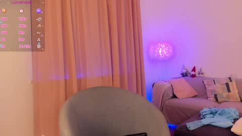 Esmi online show from 3, 1, 2025