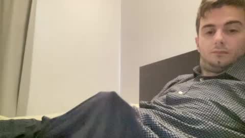 Snapshot of esoog15 chatting on 12, 7, 2026 esoog15 online show from 12, 7, 2026