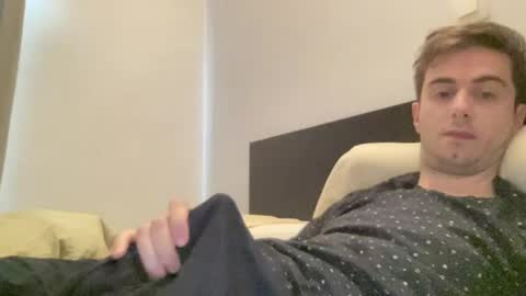 Snapshot of esoog15 chatting on 16, 7, 2026 esoog15 online show from 16, 7, 2026