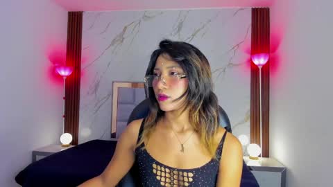 esperanzamora online show from 4, 5, 2026