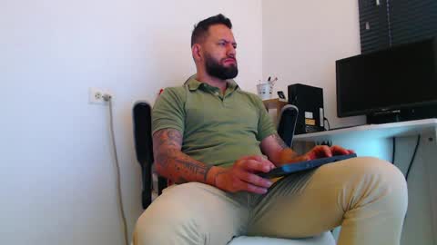 esteban online show from 30, 3, 2026