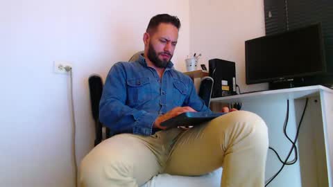 esteban online show from 8, 4, 2026