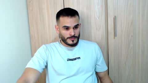 Snapshot of esteban_fer chatting on 4, 1, 2025 Esteban Fernandez online show from 4, 1, 2025