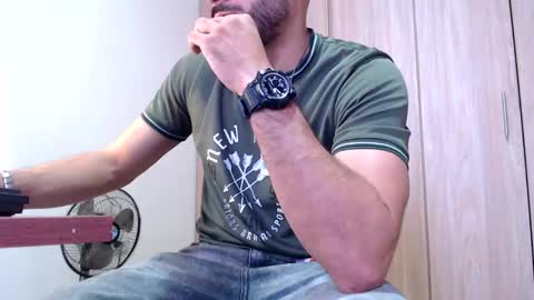 Snapshot of esteban_fer chatting on 24, 1, 2025 Esteban Fernandez online show from 24, 1, 2025