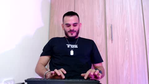 Snapshot of esteban_fer chatting on 26, 1, 2025 Esteban Fernandez online show from 26, 1, 2025