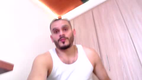 Snapshot of esteban_fer chatting on 8, 2, 2025 Esteban Fernandez online show from 8, 2, 2025