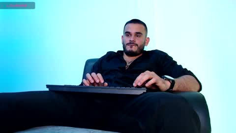 Esteban Fernandez online show from 8, 11, 2025