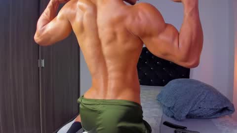 Snapshot of esteban_stud chatting on 5, 2, 2025 ESTEBAN online show from 5, 2, 2025