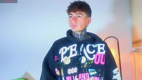 Esteban independent model online show from 20, 10, 2025